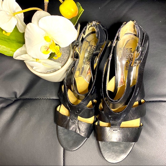 Pre-loved Michael Kors Sandals